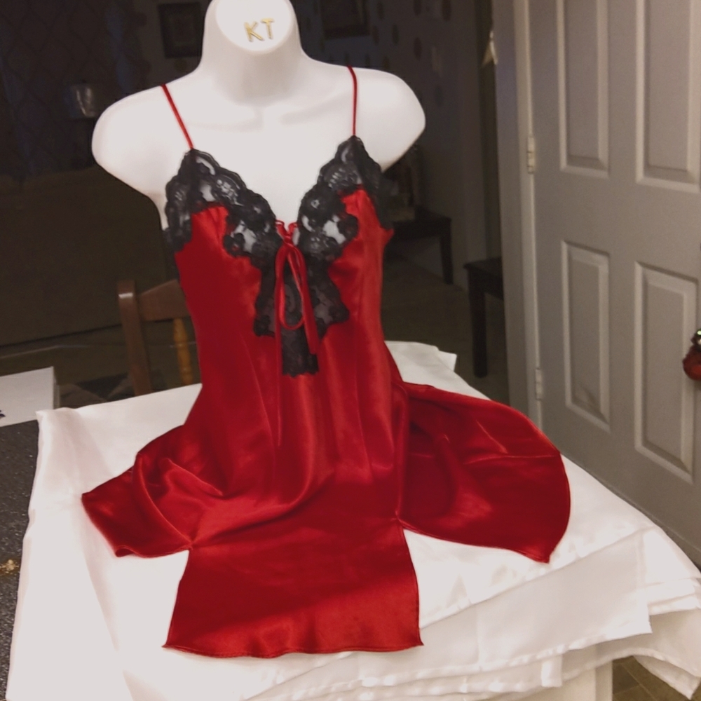 ..🌹💋.Frederick's of HOLLYWOOD Lingerie